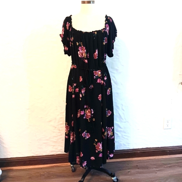 torrid Dresses & Skirts - Torrid cottagecore black floral dress. Size 3